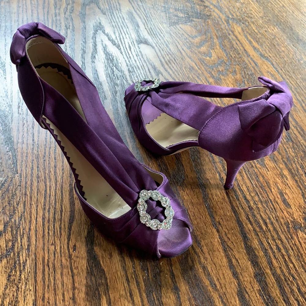 Oscar de la Renta sz 38 orchid satin bow back Strasse Sandal